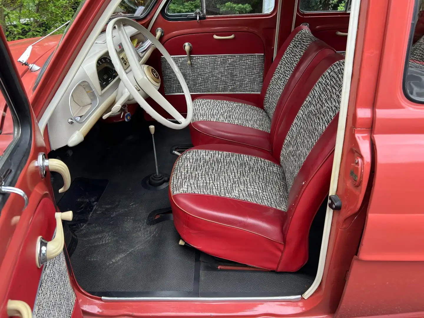 Renault Dauphine R1090 Червоний - 2