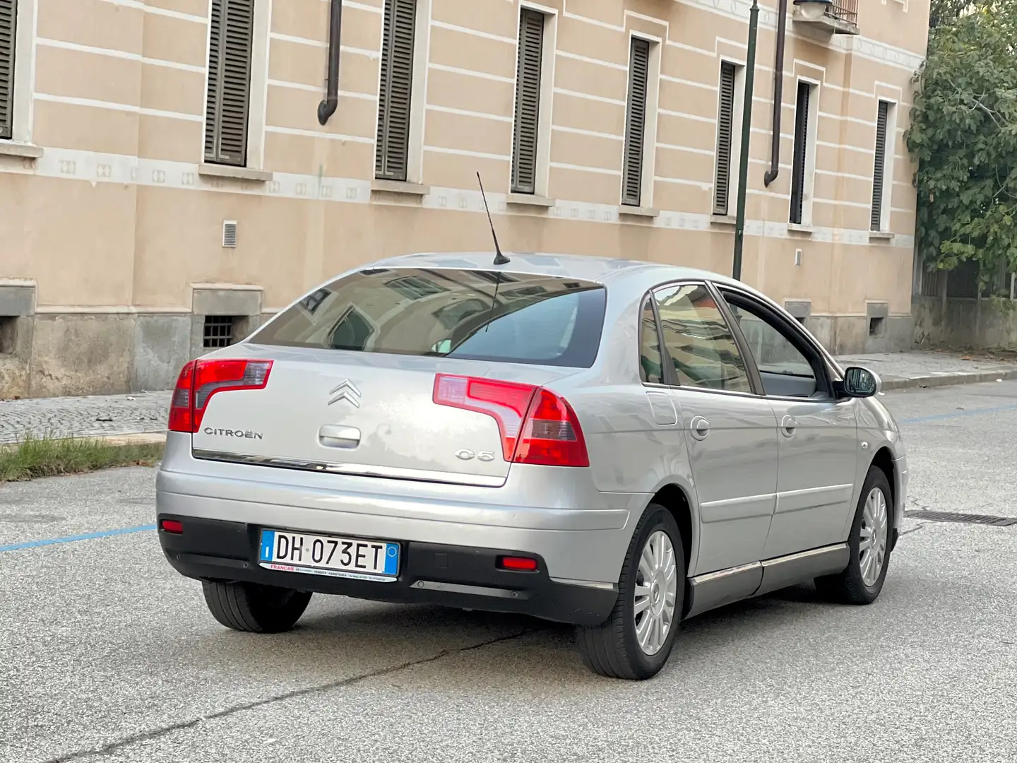 Citroen C5 Berlina 1.6 HDi 16v 110cv FAP Hydractive Elegance Argento - 2