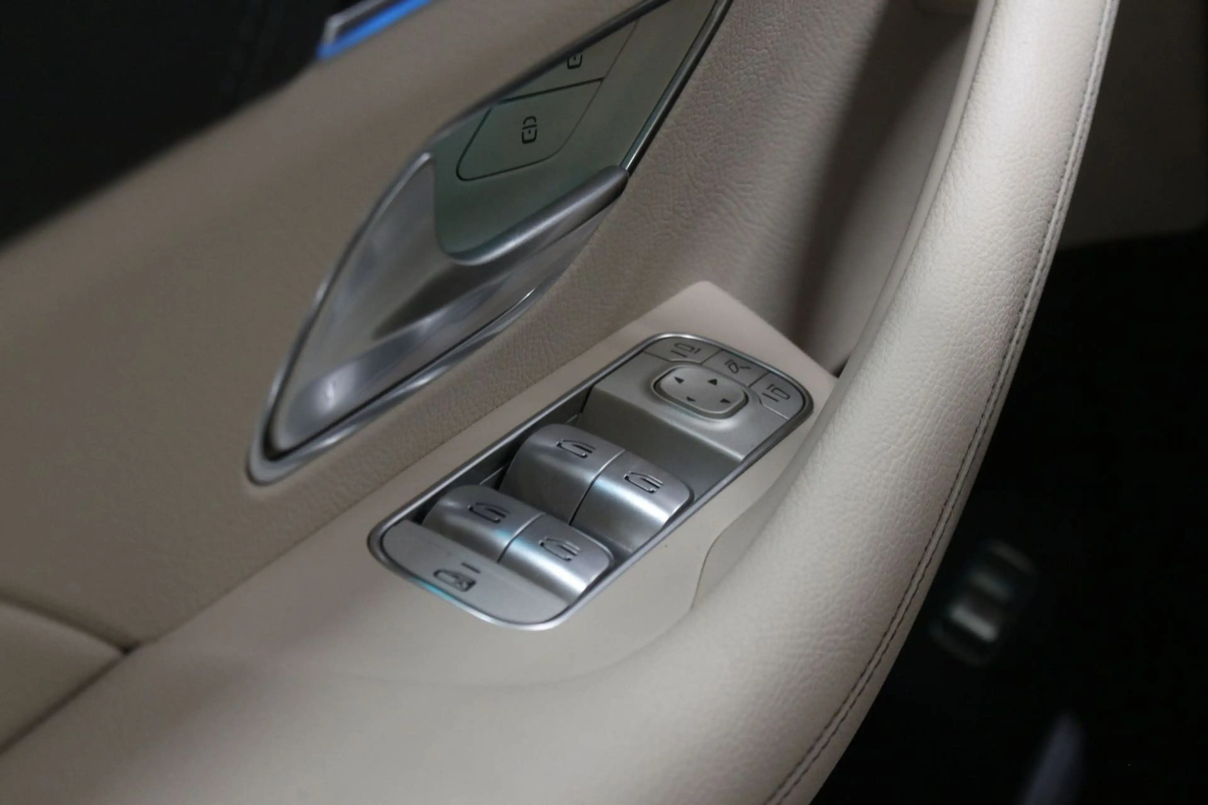 Mercedes-Benz GLS 350 4Matic 1.Hand Burmester LED 6 Sitze AHK Massage — photo 7