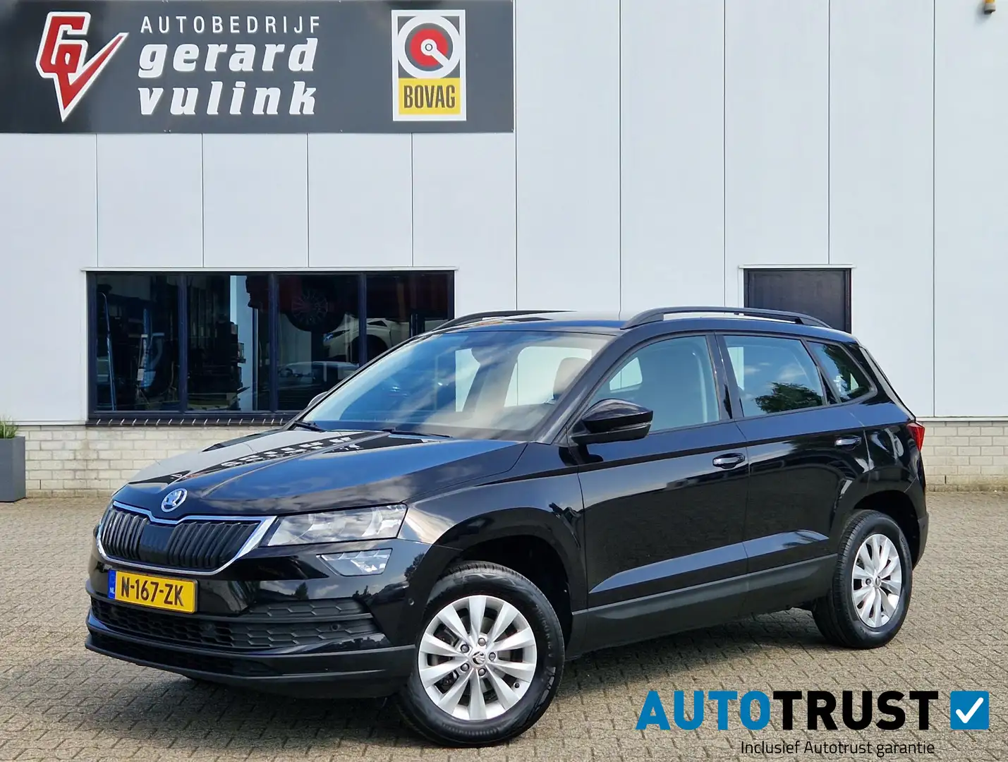 Skoda Karoq 1.5 TSI AUTOMAAT Business Edition TREKHAAK ECC Zwart - 1
