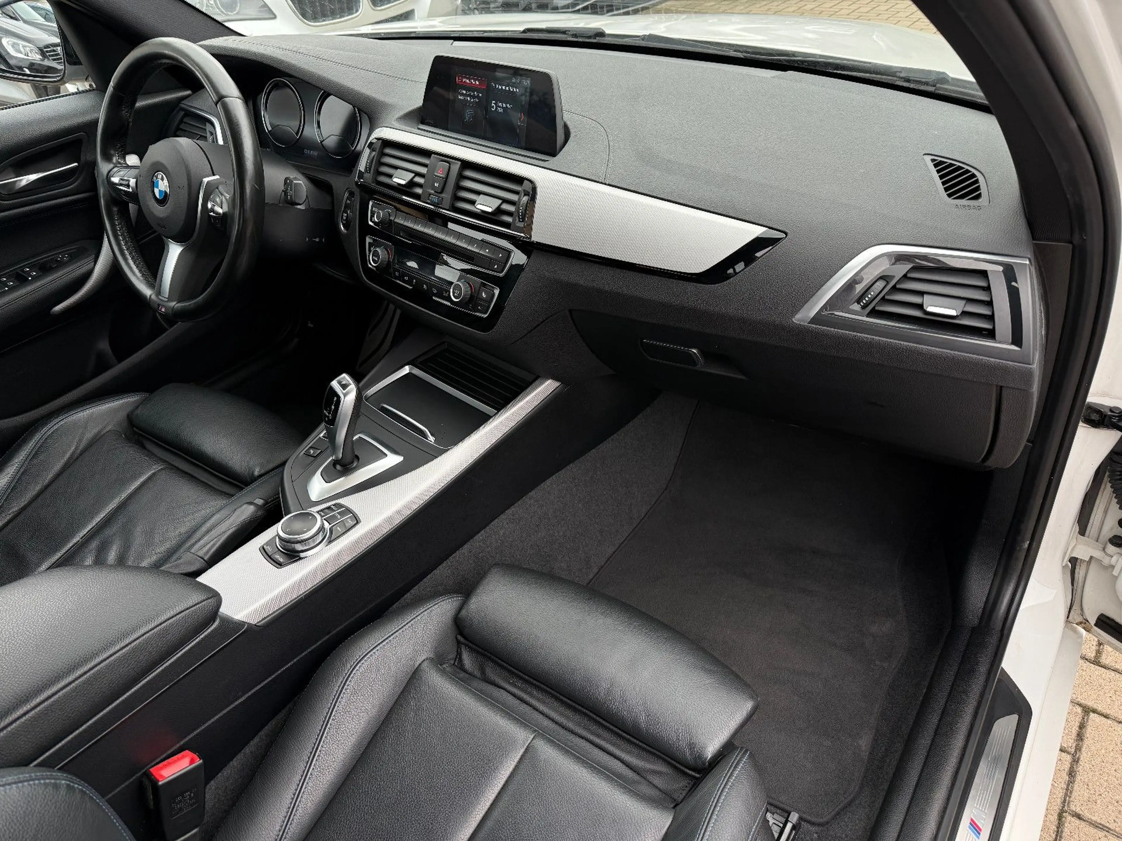 BMW 120 i, Limo, Automatik, M Pkaet, LED, Leder — photo 13