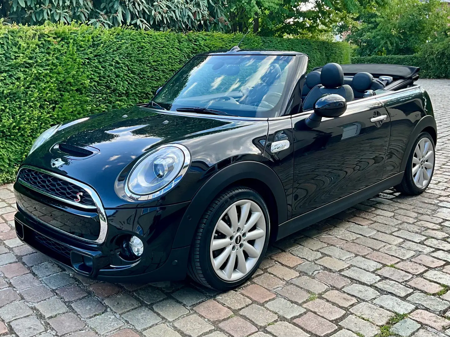 MINI Cooper S Cabrio 2.0 Automaat  ### 40000 km ### Zwart - 1