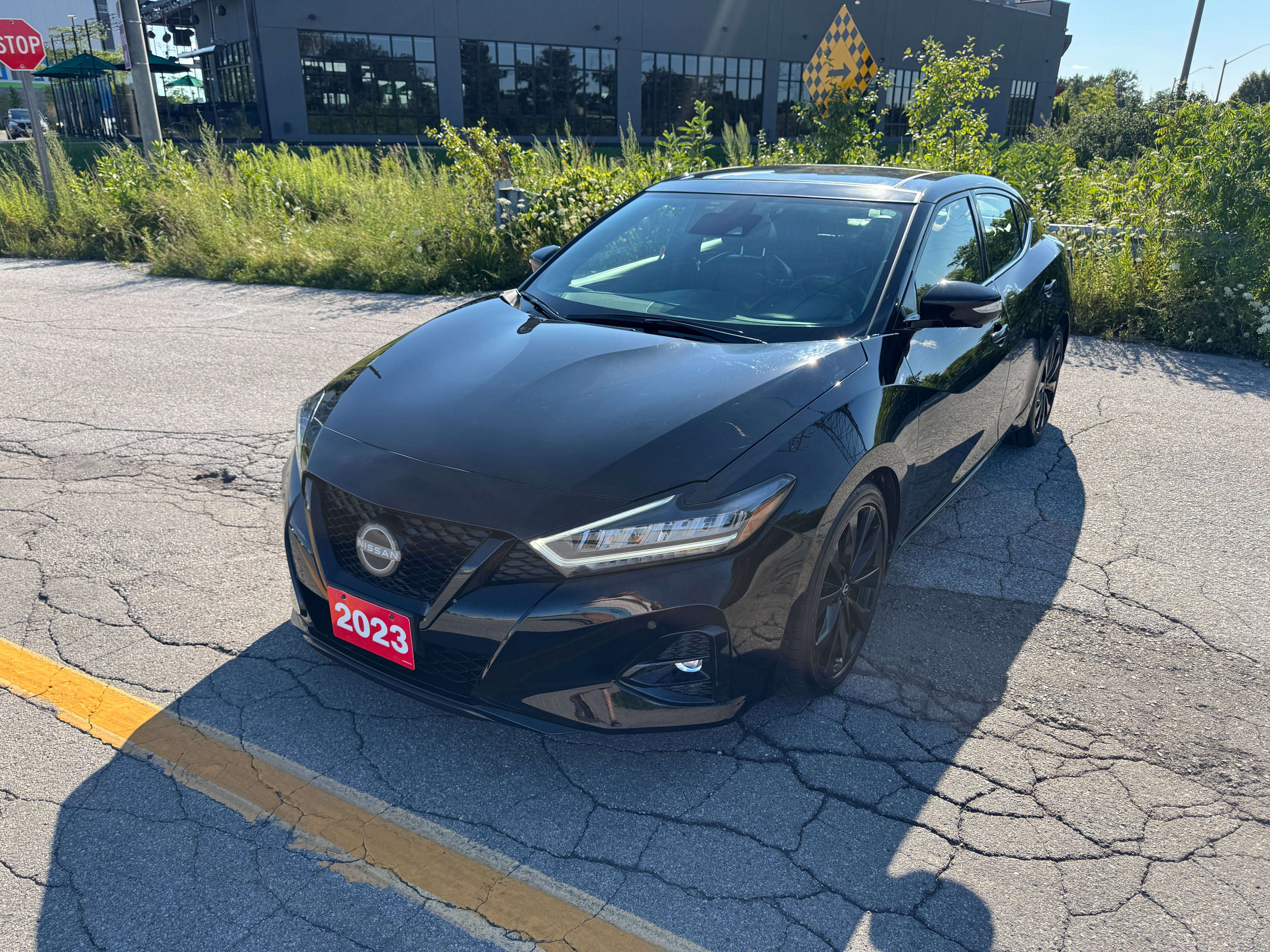 2023 Nissan Maxima SR