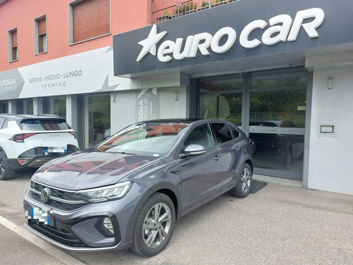 Volkswagen Taigo 1.0 TSI 110 CV R-Line Oro - 2