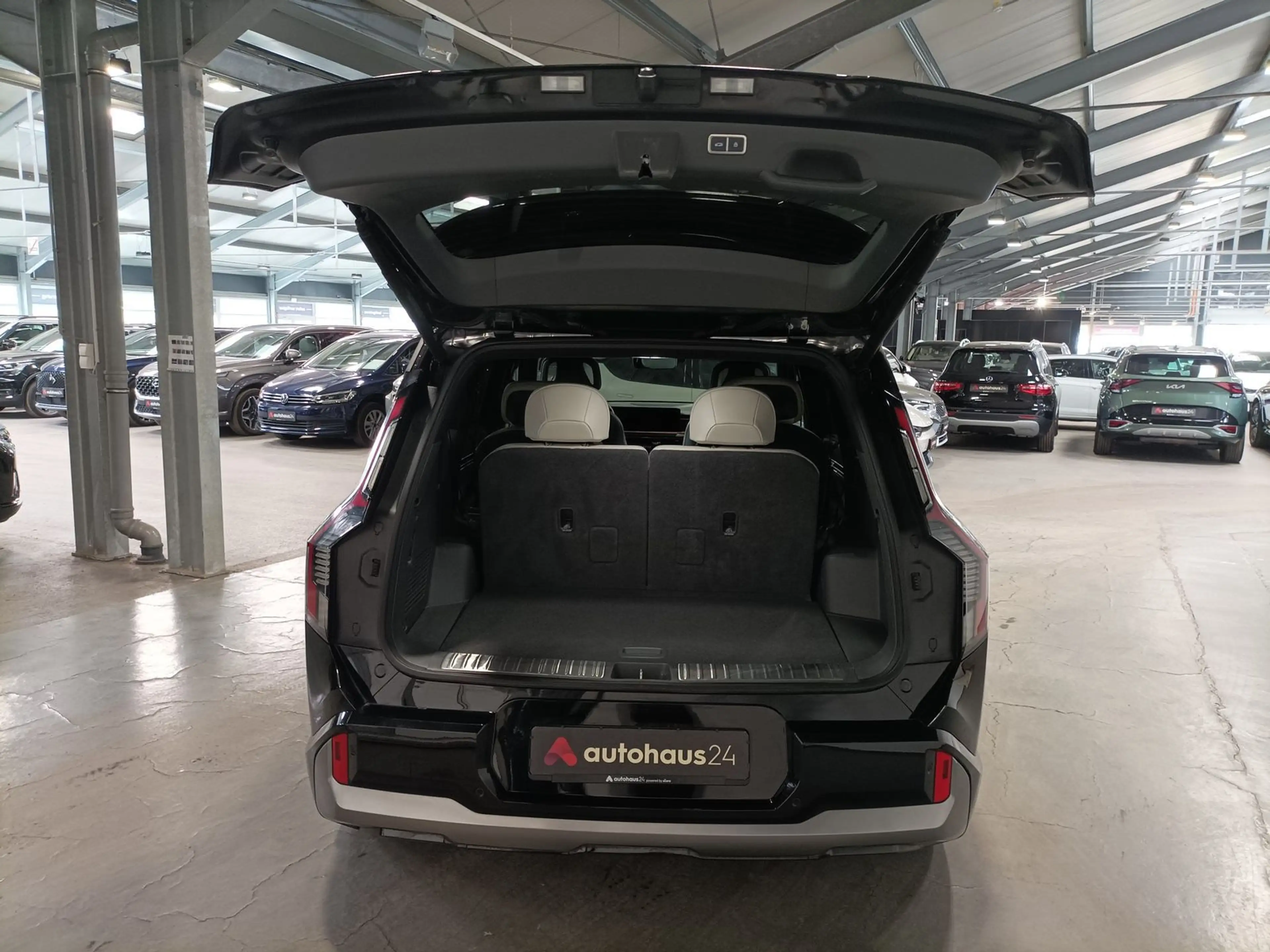 Kia EV9 99,8 kWh 4WD LED|Navi|360°|Leder|ACC — photo 6