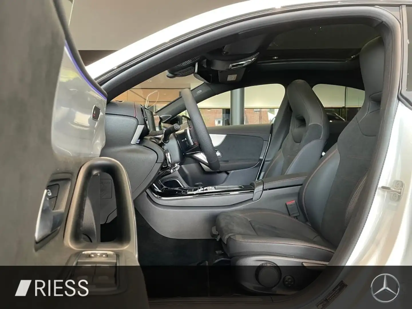 Mercedes-Benz CLA 220 4M AMG+PANO+AHK+360°+MULTIBEAM+KEYLESS+ Weiß - 2