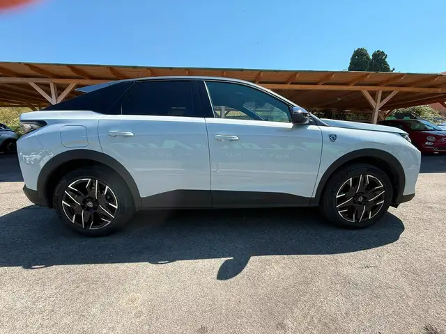 Peugeot 3008 view 8