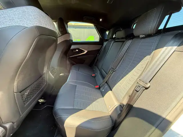 Peugeot 3008 view 10