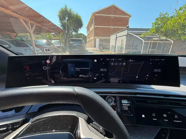 Peugeot 3008 view 12