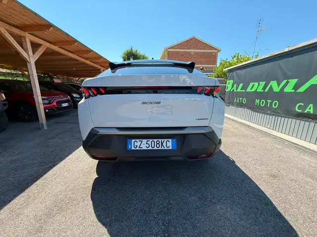 Peugeot 3008 view 5