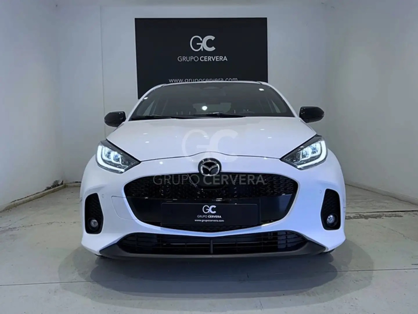 Mazda 2 Hybrid 1.5 Homura CVT 85kW Blanco - 2