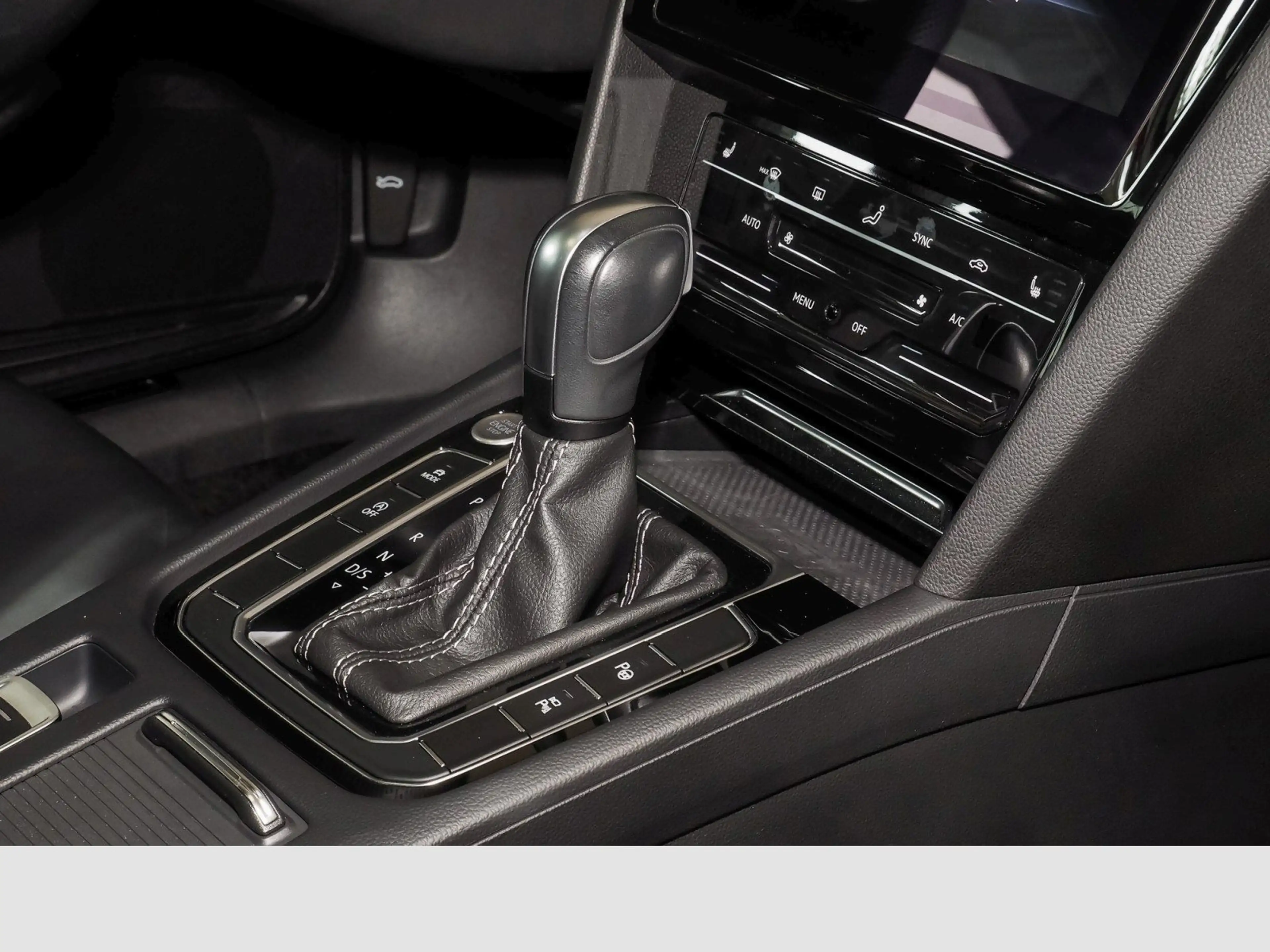 Volkswagen Arteon R LINE — photo 8