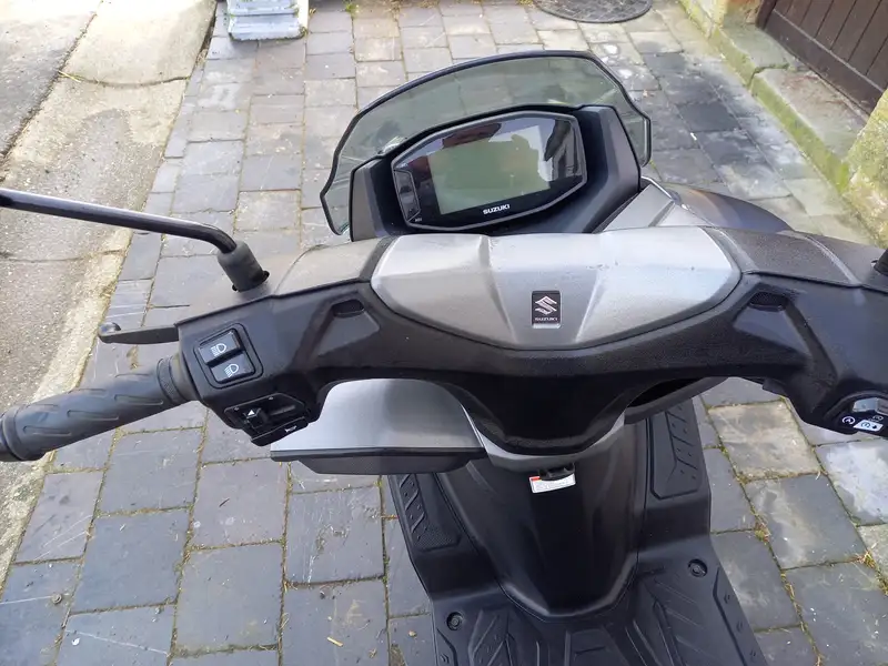 Suzuki Burgman 125 - foto 3