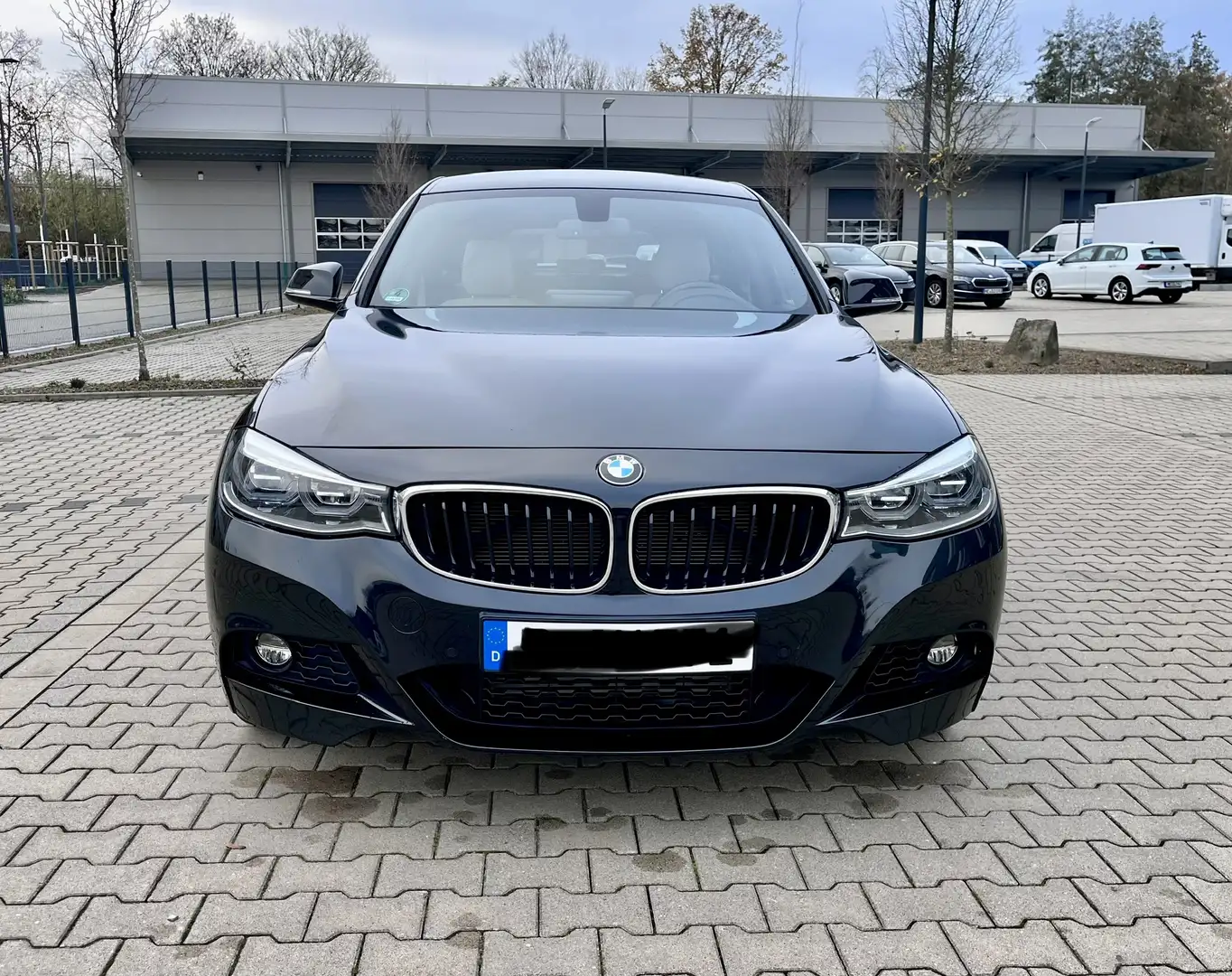 BMW 330 330d xDrive GT+M Sport+LED+NAV+GARANTIE+RFK+DAB Schwarz - 2