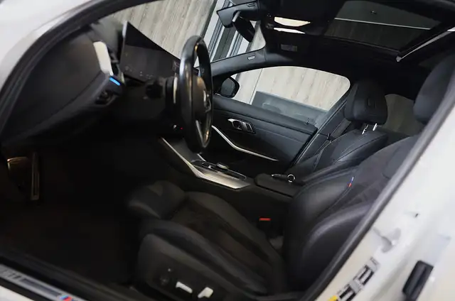 BMW 3 Series view 9