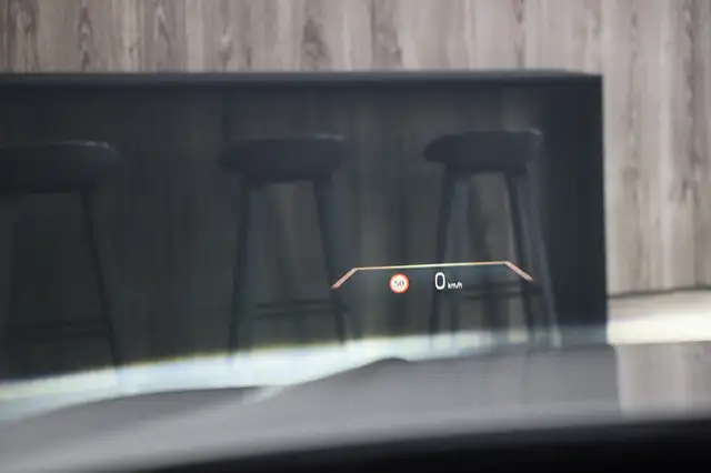 BMW 3 Series view 8