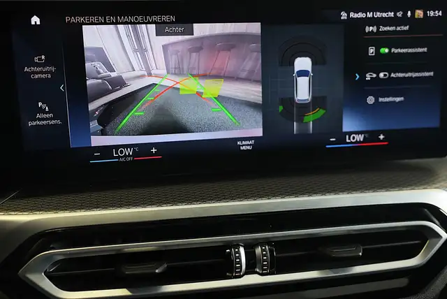 BMW 3 Series view 24