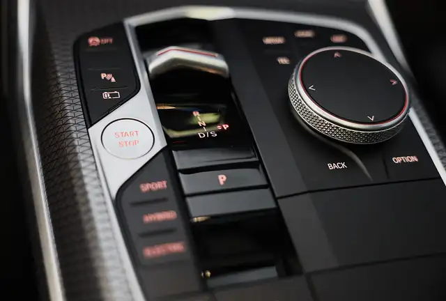BMW 3 Series view 19