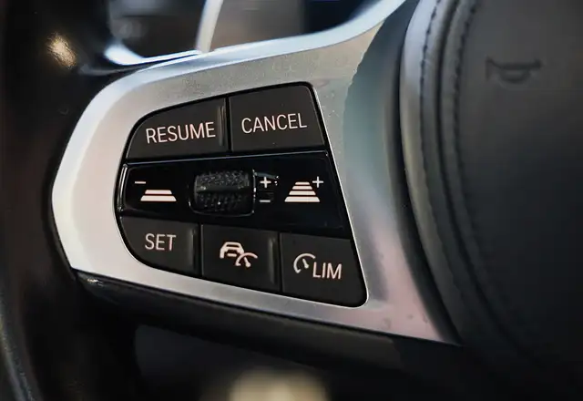 BMW 3 Series view 15
