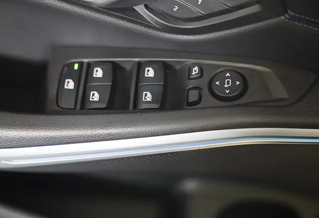 BMW 3 Series view 17