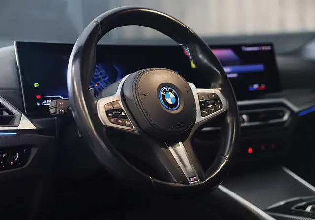 BMW 3 Series view 7