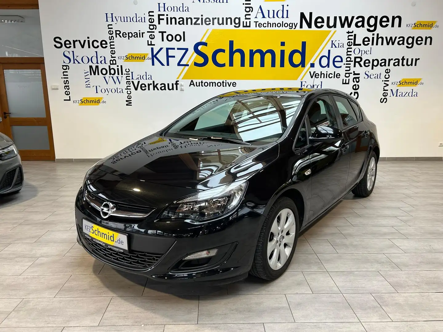 Opel Astra 1.6 16V Style Zwart - 1