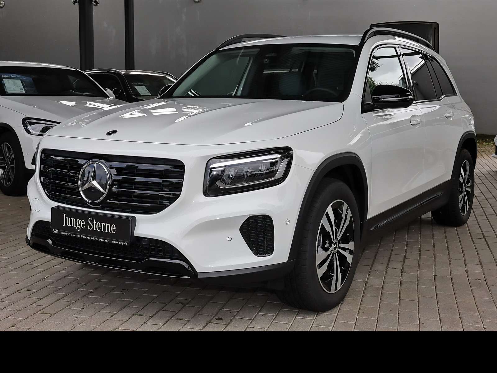 Mercedes-Benz GLB 220