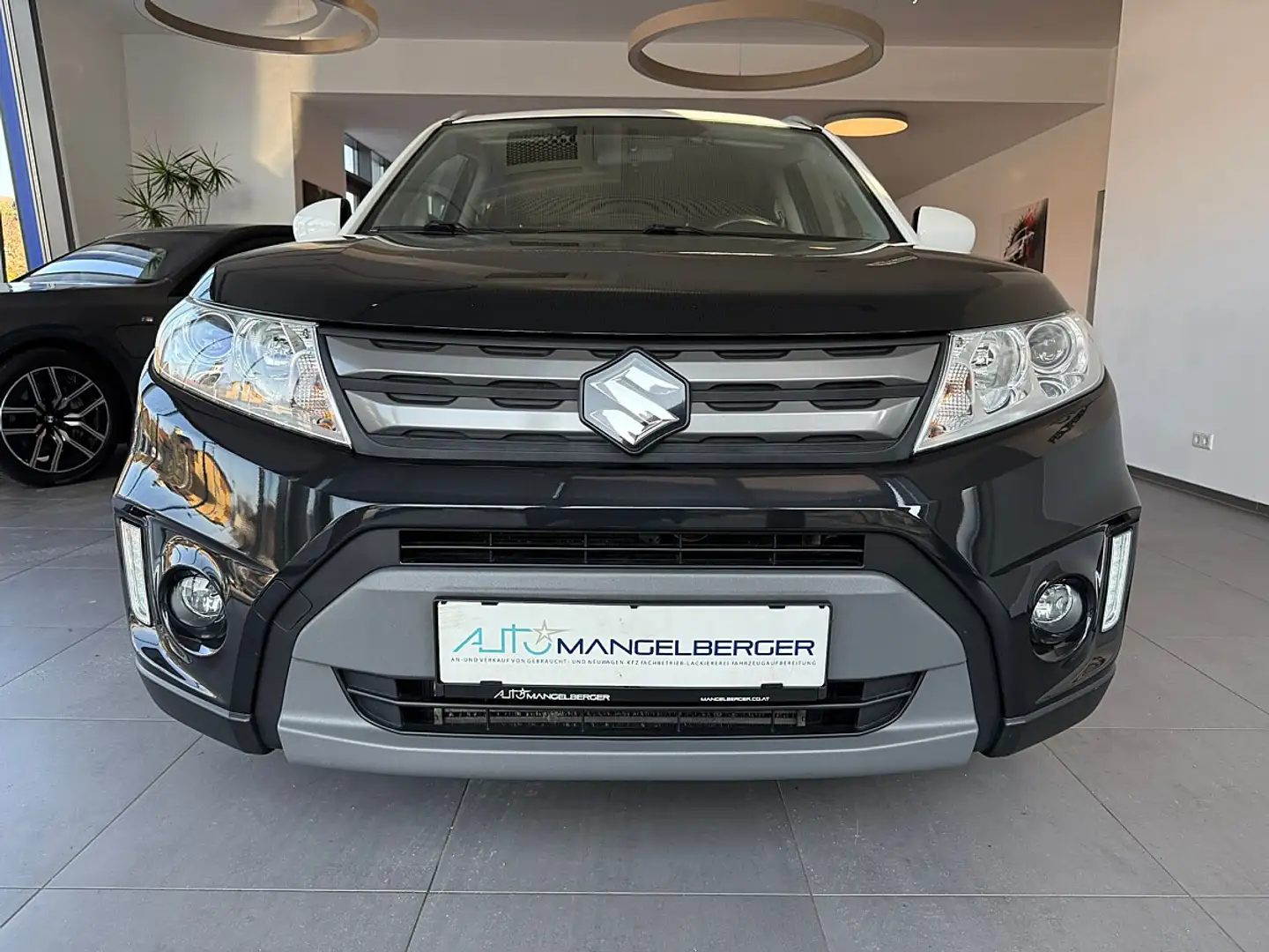 Suzuki Vitara 1,6 DDiS 4WD GL Shine Schwarz - 2