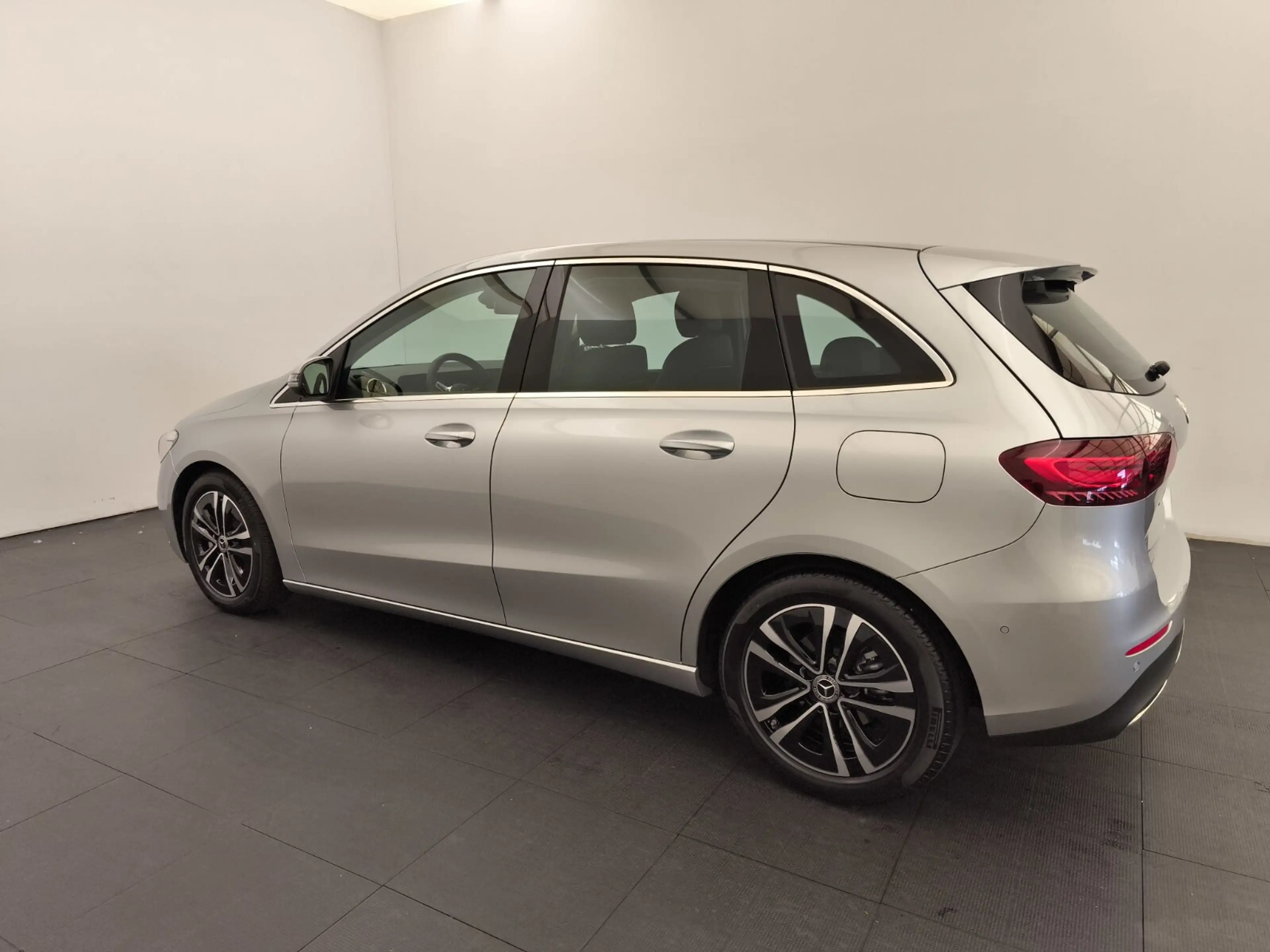 Mercedes-Benz B 180 B 180d Progressive Advanced RüCam LED Sitzhei. — photo 8