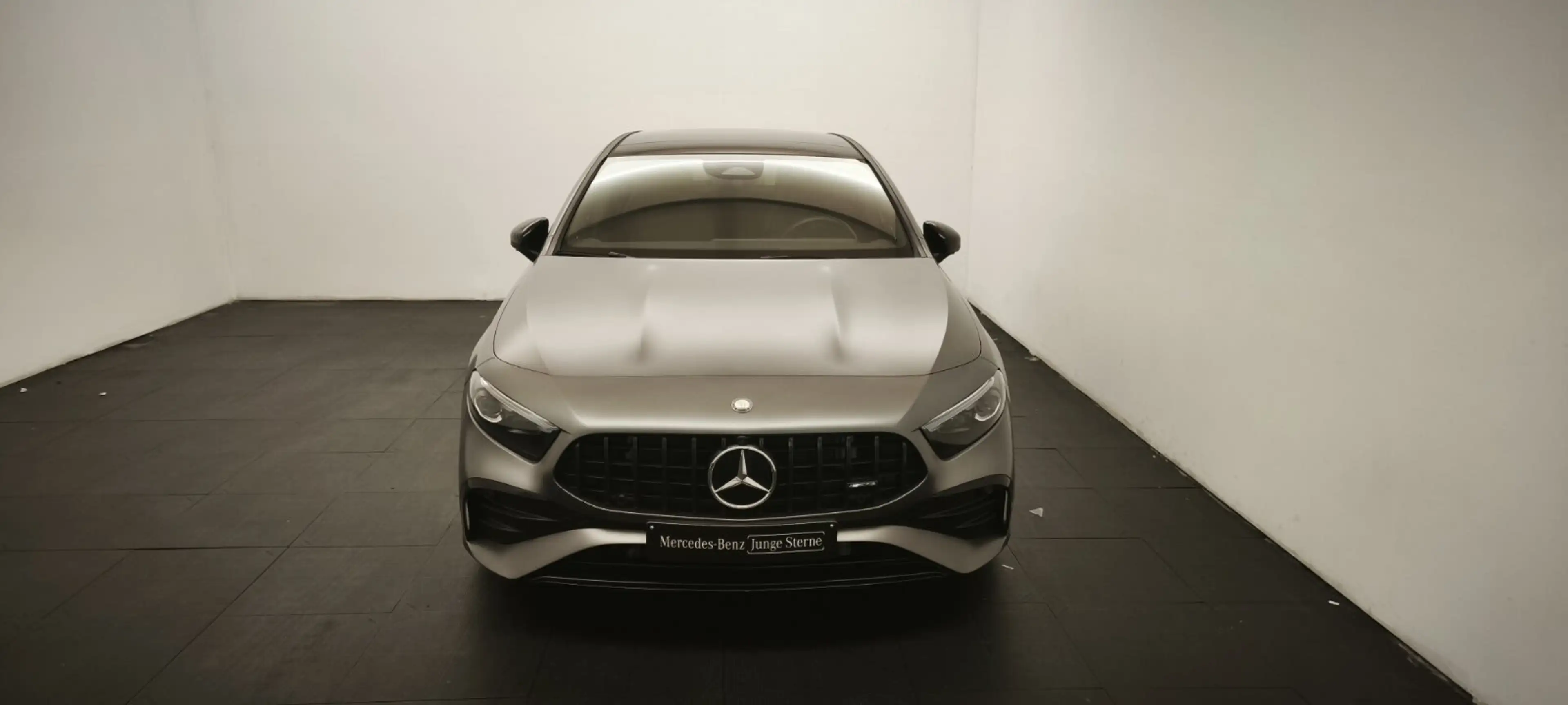 Mercedes-Benz A 35 AMG A 35 4M Pano Distr 360 Multibeam Spur Night Burm — photo 2