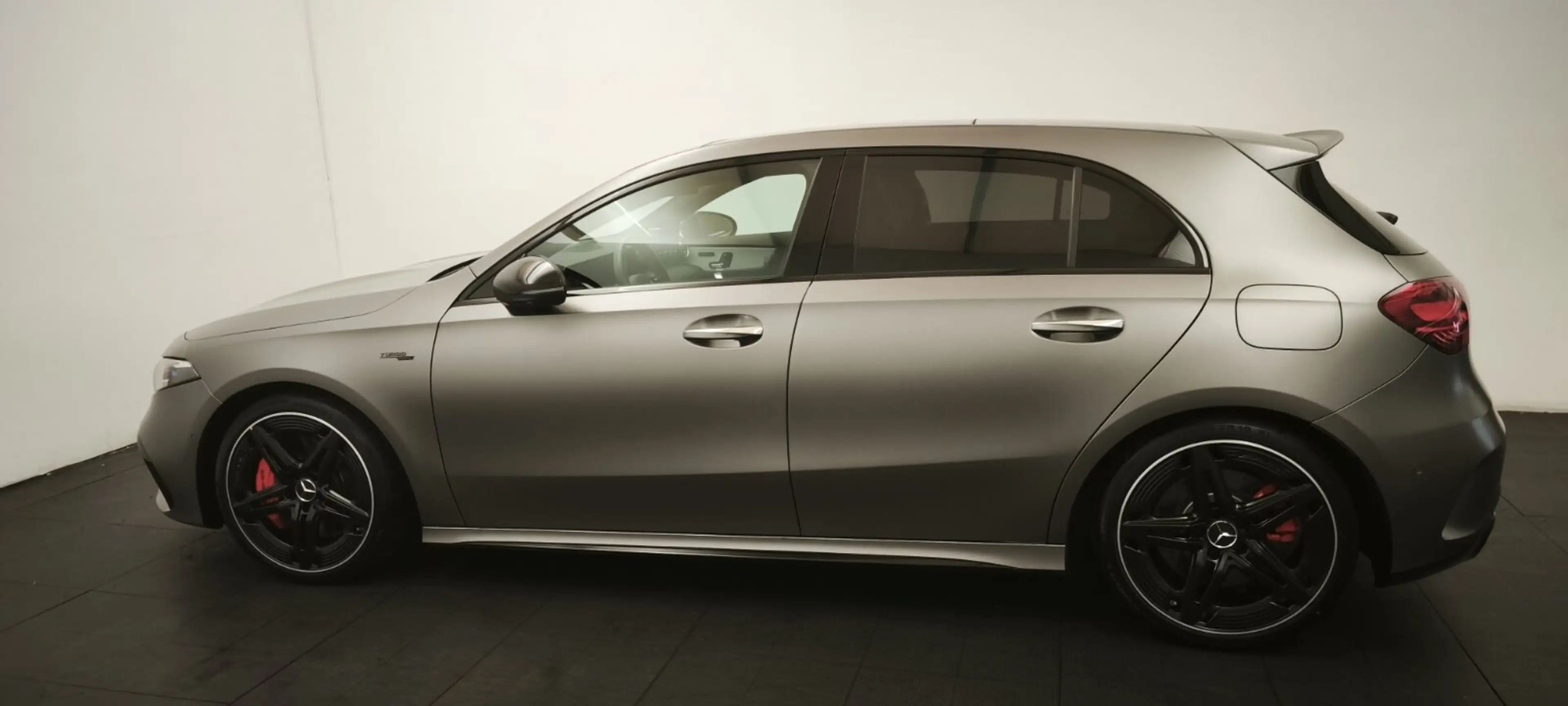 Mercedes-Benz A 35 AMG A 35 4M Pano Distr 360 Multibeam Spur Night Burm — photo 8