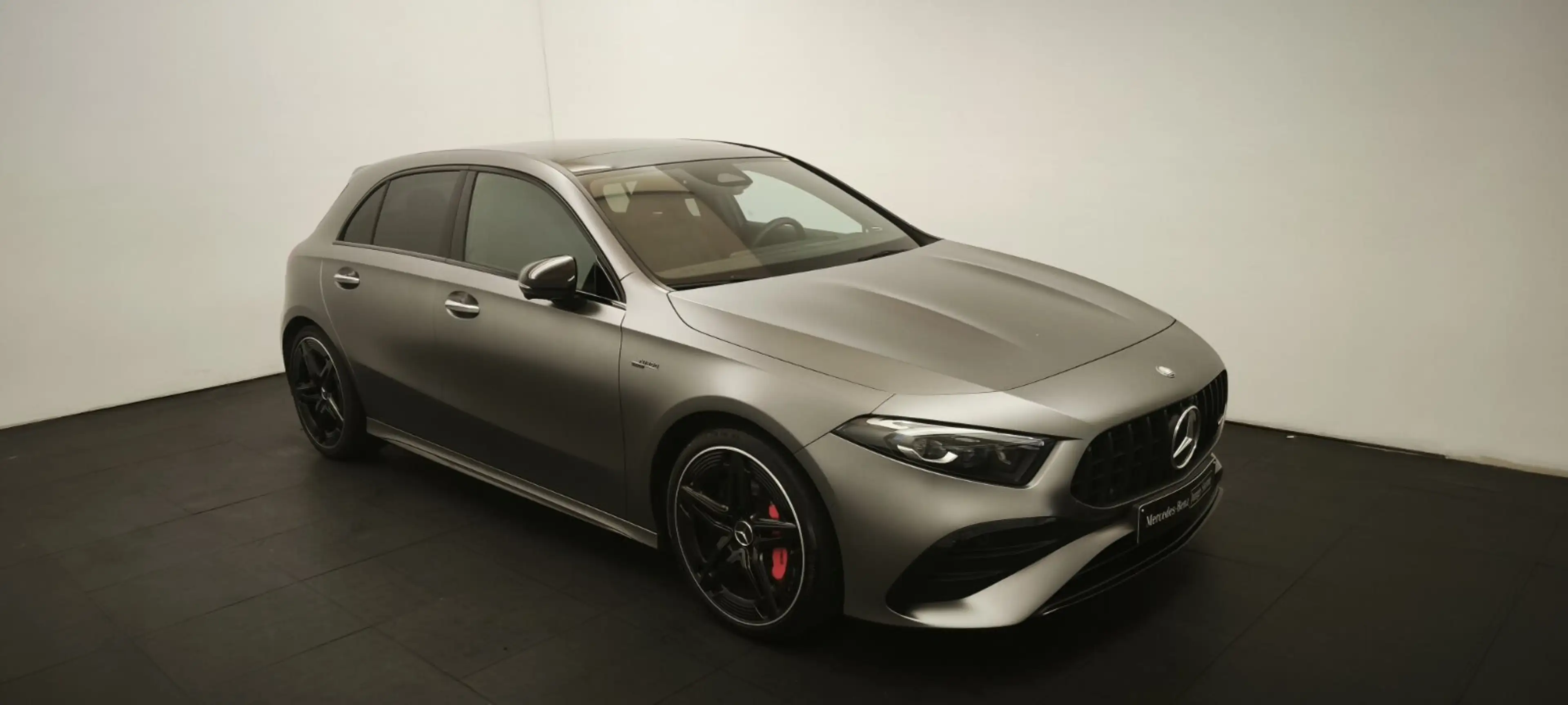Mercedes-Benz A 35 AMG A 35 4M Pano Distr 360 Multibeam Spur Night Burm — photo 3