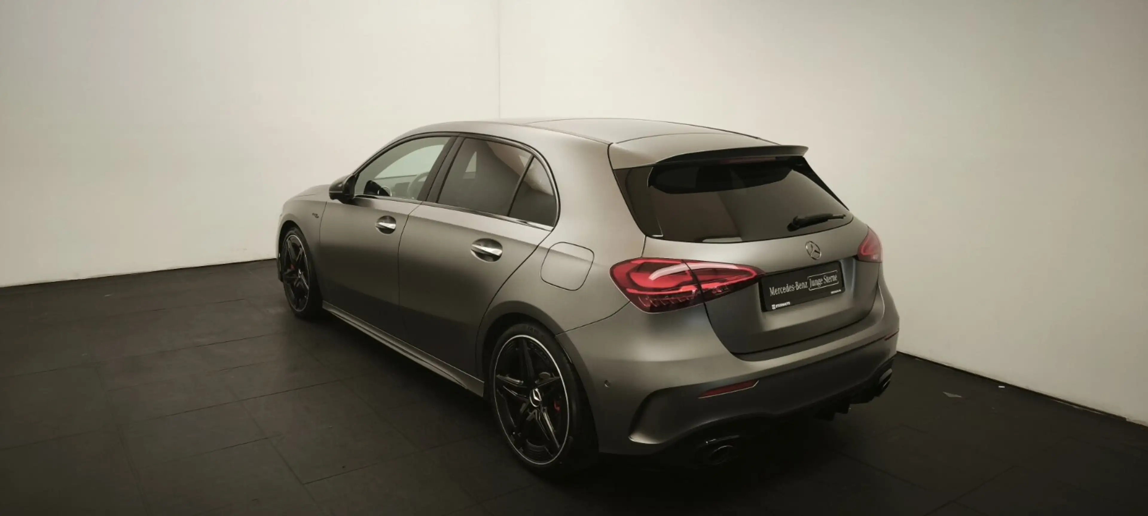 Mercedes-Benz A 35 AMG A 35 4M Pano Distr 360 Multibeam Spur Night Burm — photo 7