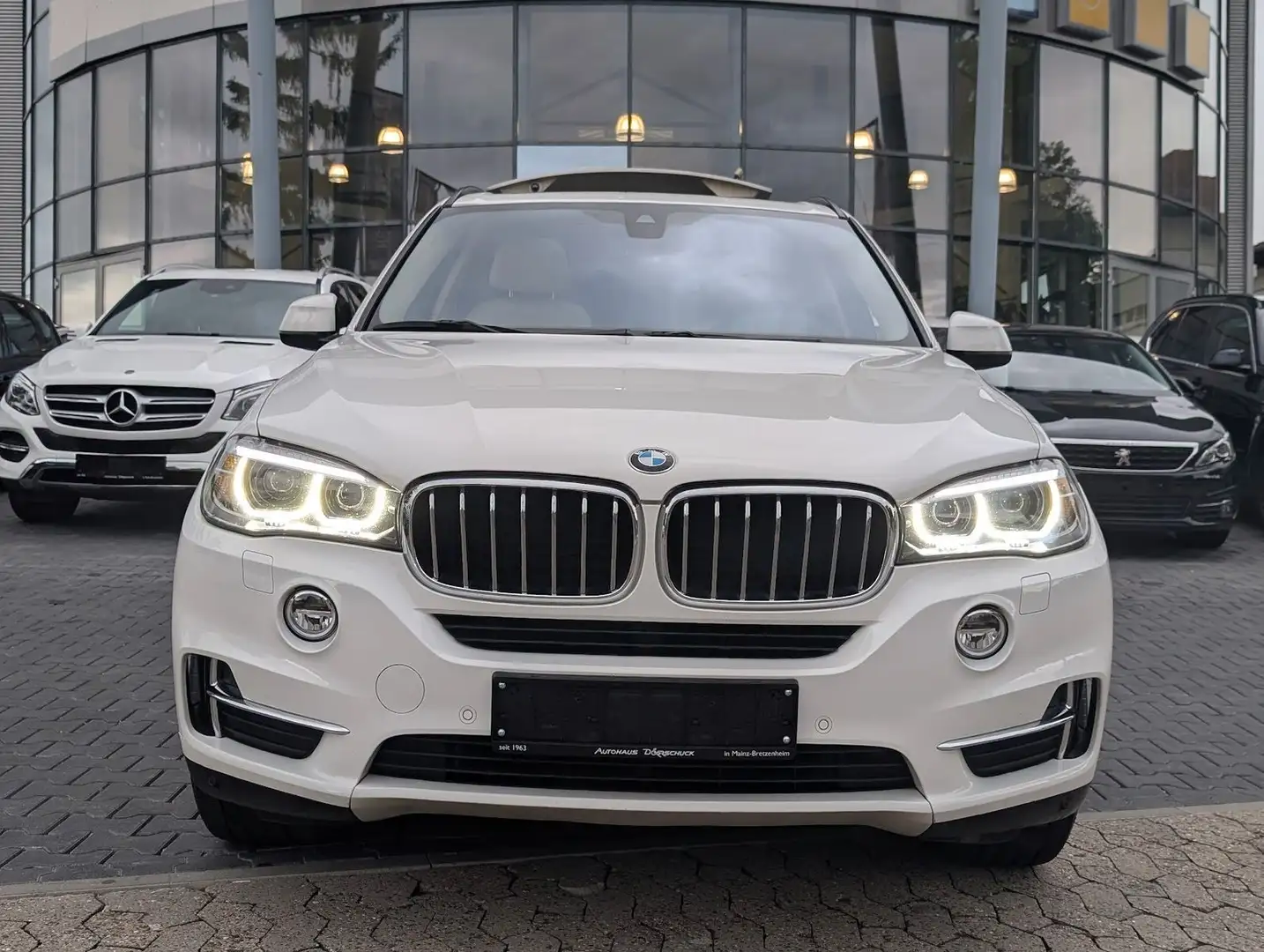 BMW X5 xD 30d Memory. Navi. Kamera. Pano. SoftClose White - 2
