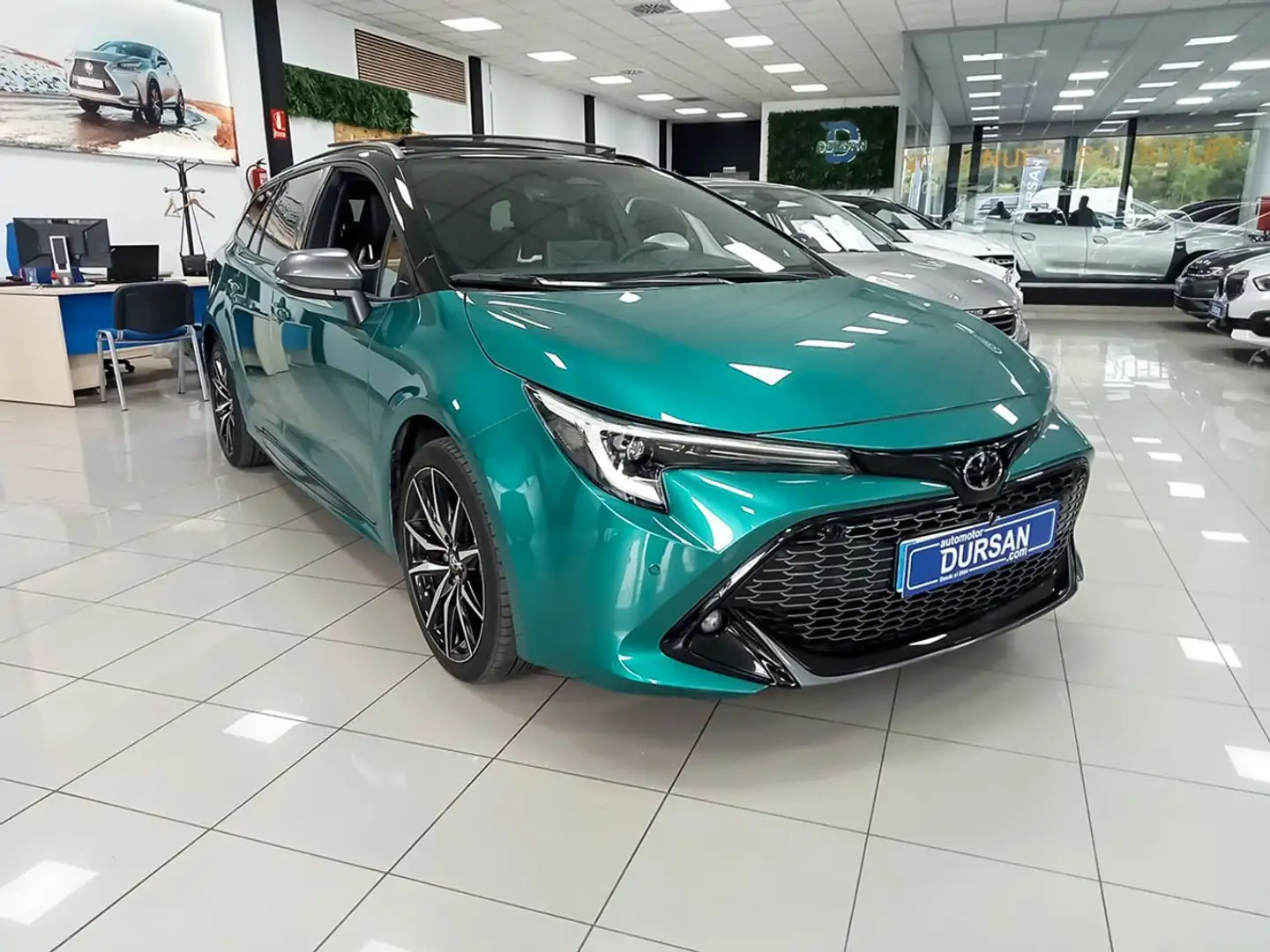 Toyota Corolla TS 200H GR Sport Premium Azul - 2