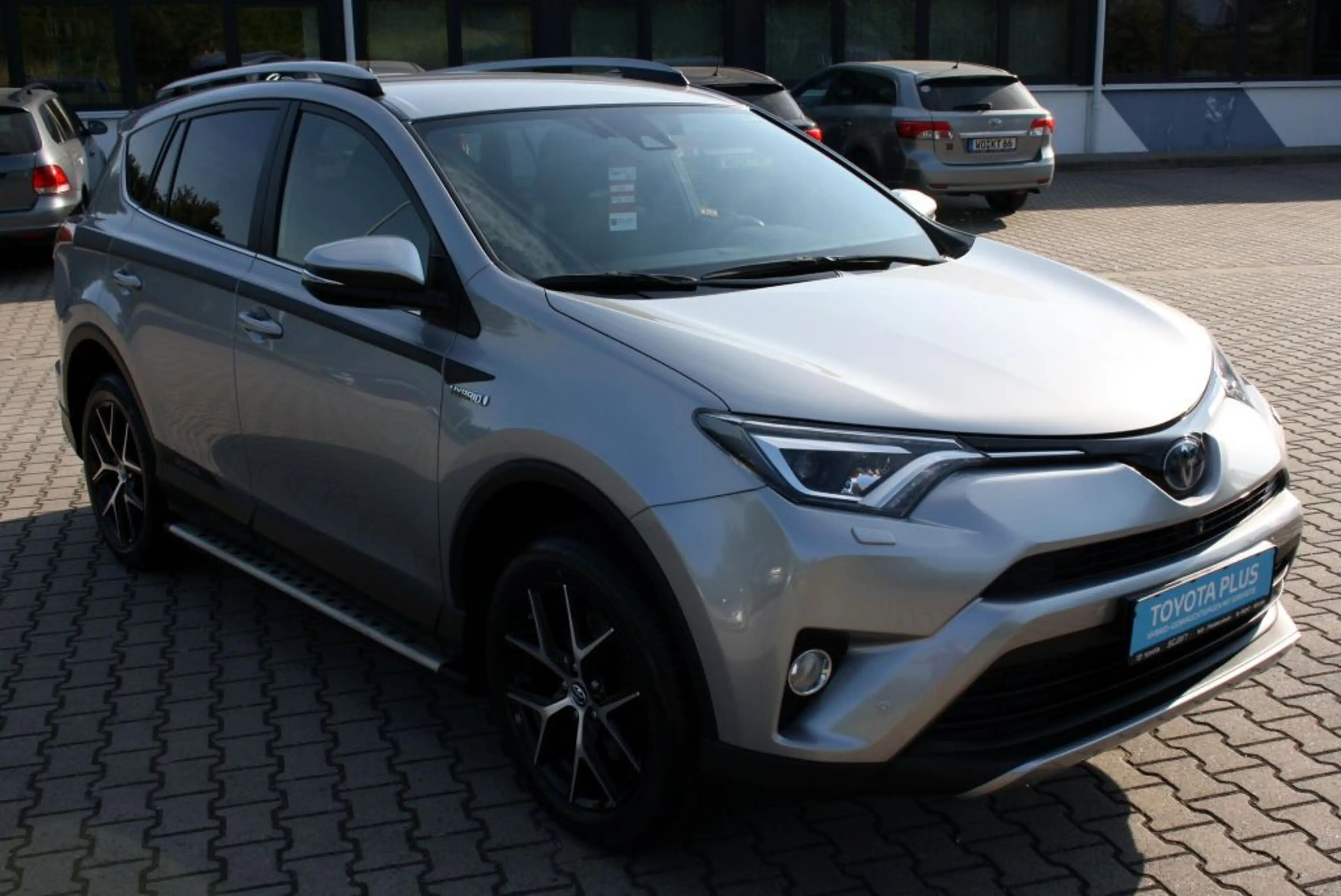 Toyota RAV 4 — photo 7