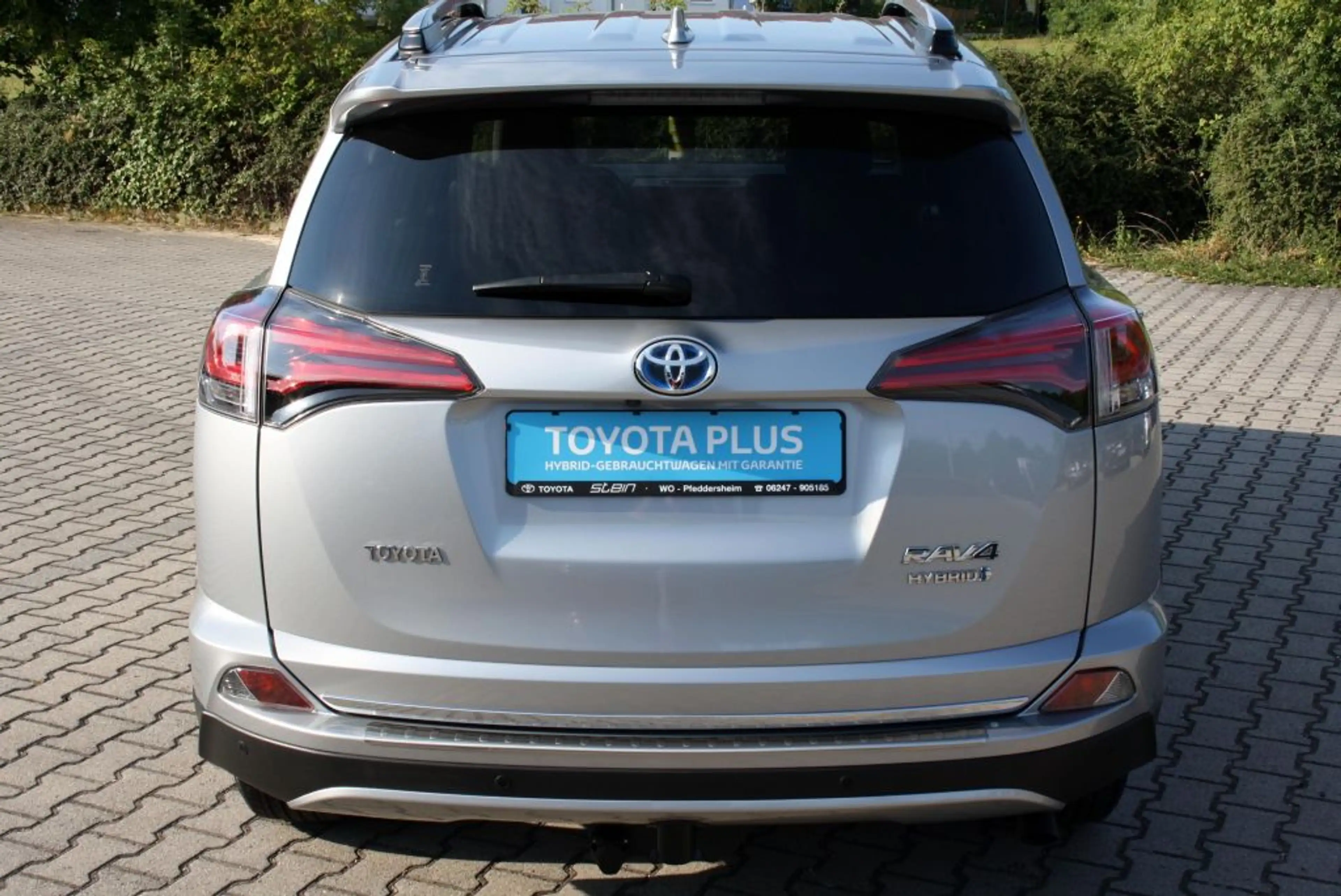 Toyota RAV 4 — photo 4