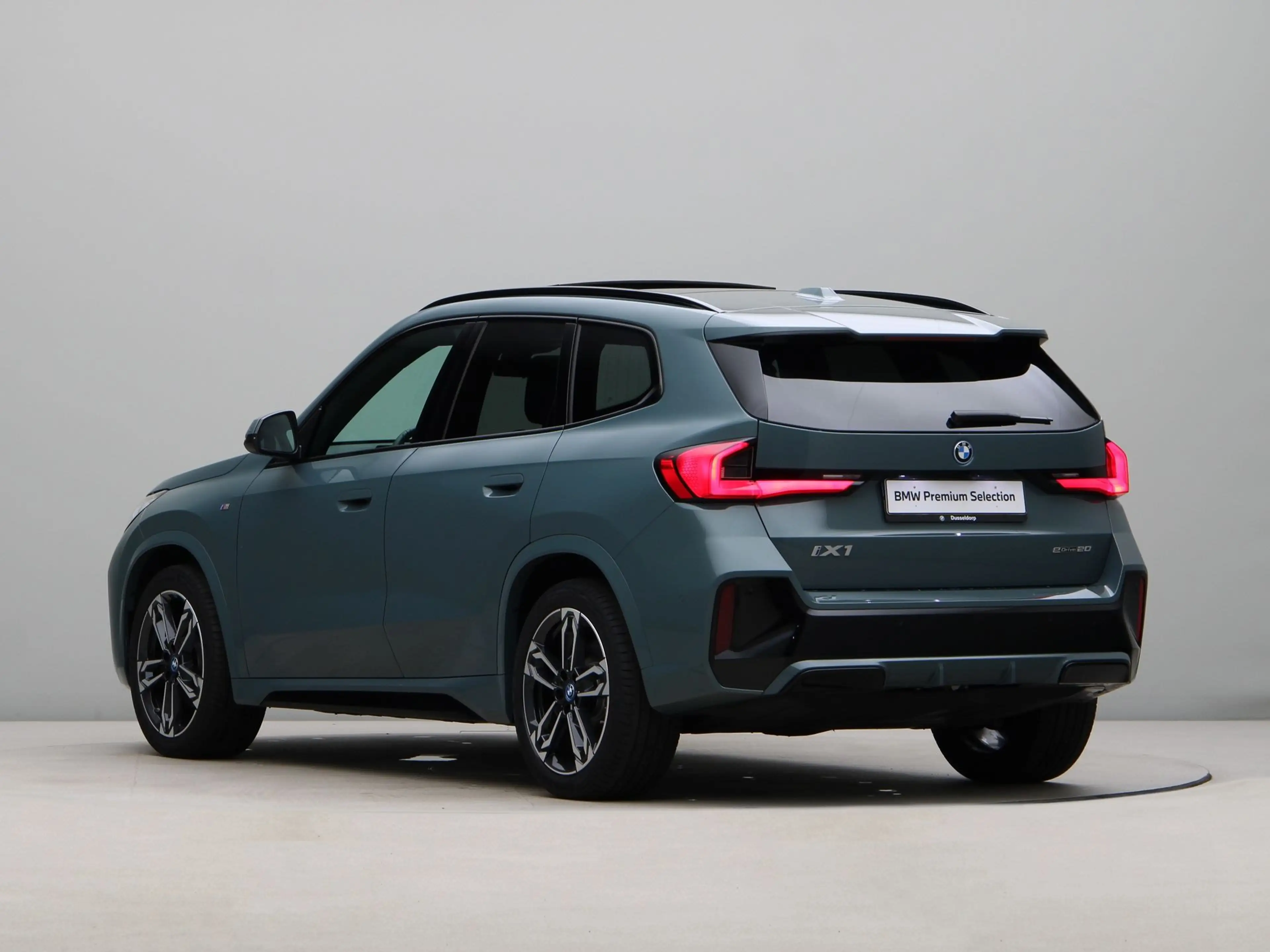 BMW iX1 eDrive20 67 kWh M Sport Edition — photo 11