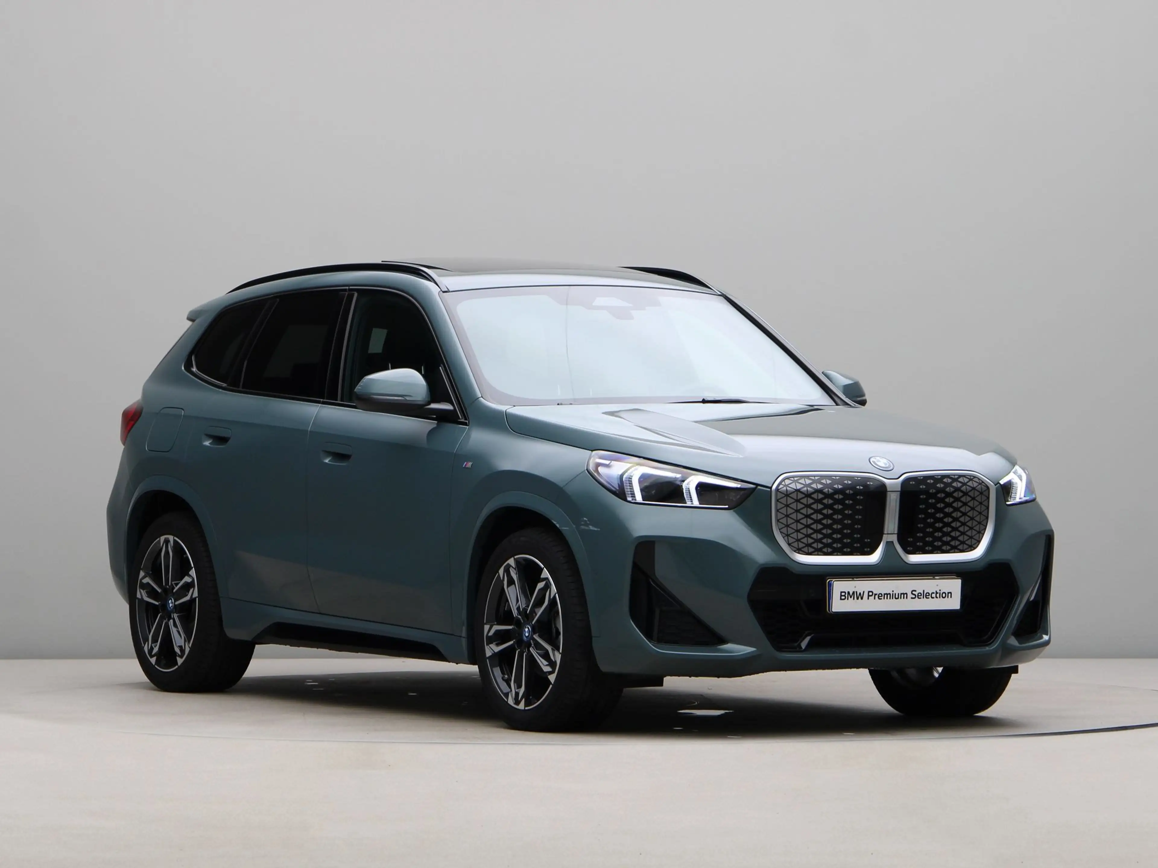 BMW iX1 eDrive20 67 kWh M Sport Edition — photo 7