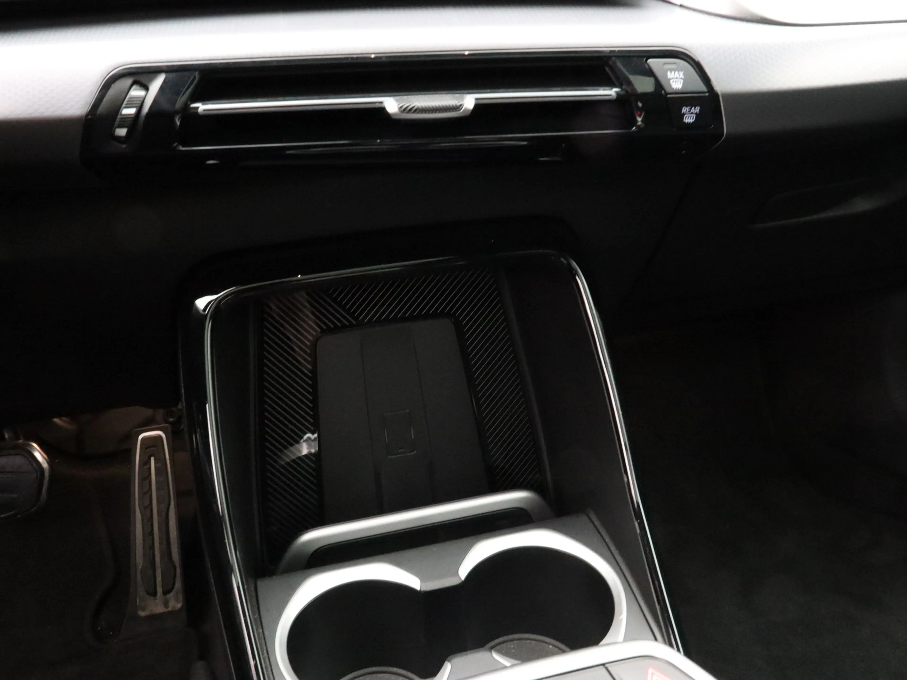 BMW iX1 eDrive20 67 kWh M Sport Edition — photo 14