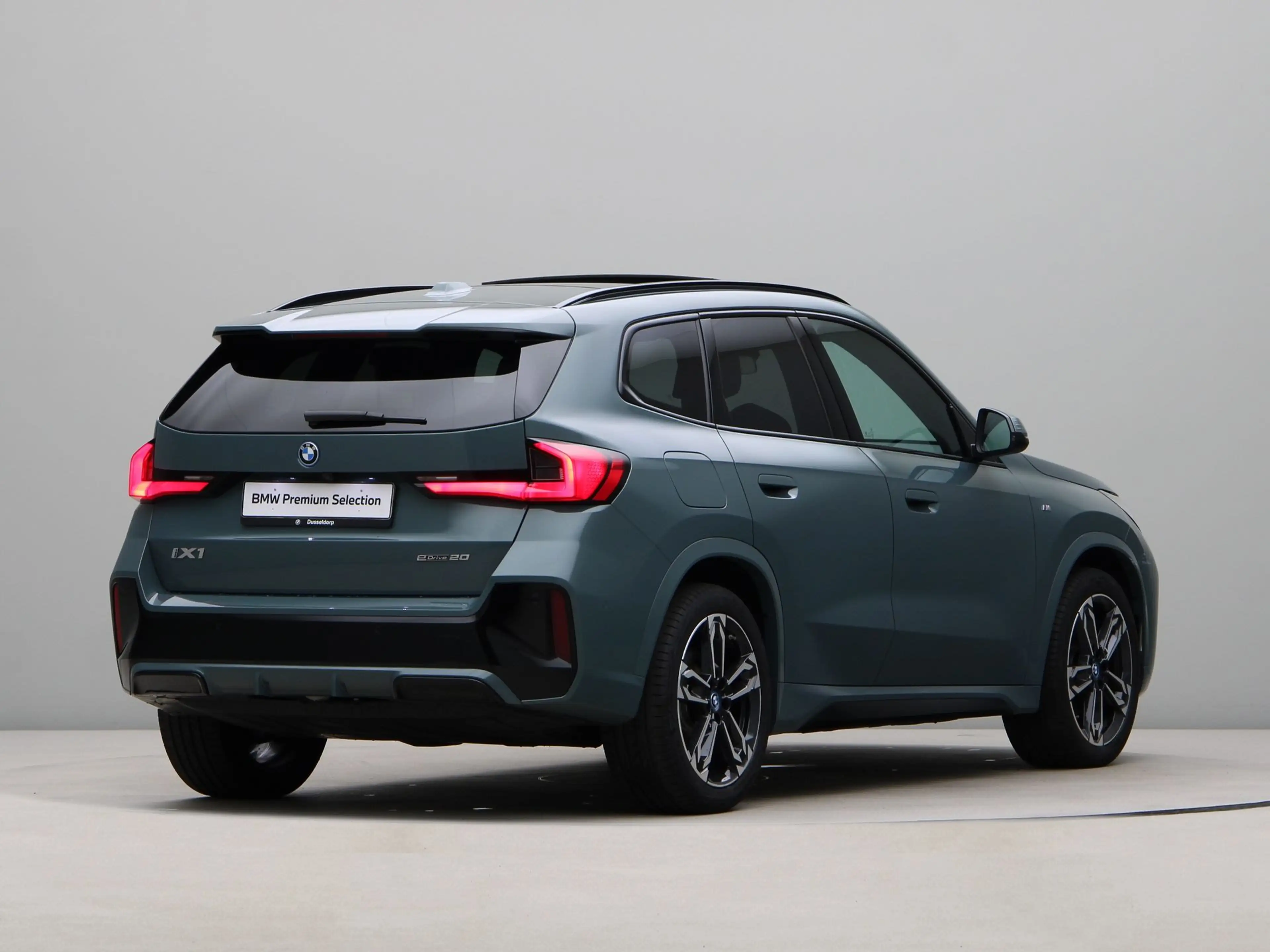 BMW iX1 eDrive20 67 kWh M Sport Edition — photo 9