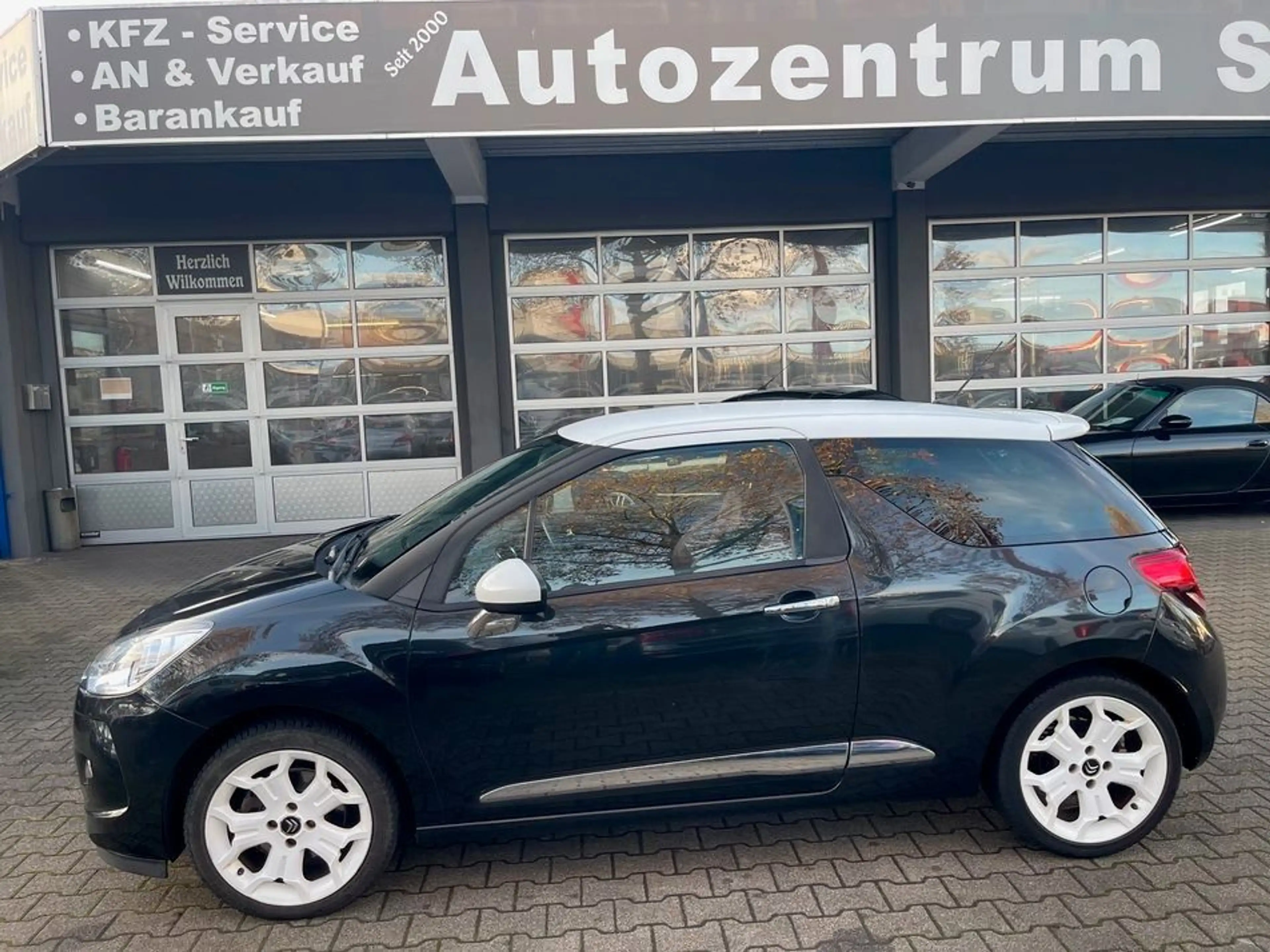 DS Automobiles DS 3 156PS*KLIMAAUTOM*LEDER*NAVI*LM 17"*PDC — photo 8