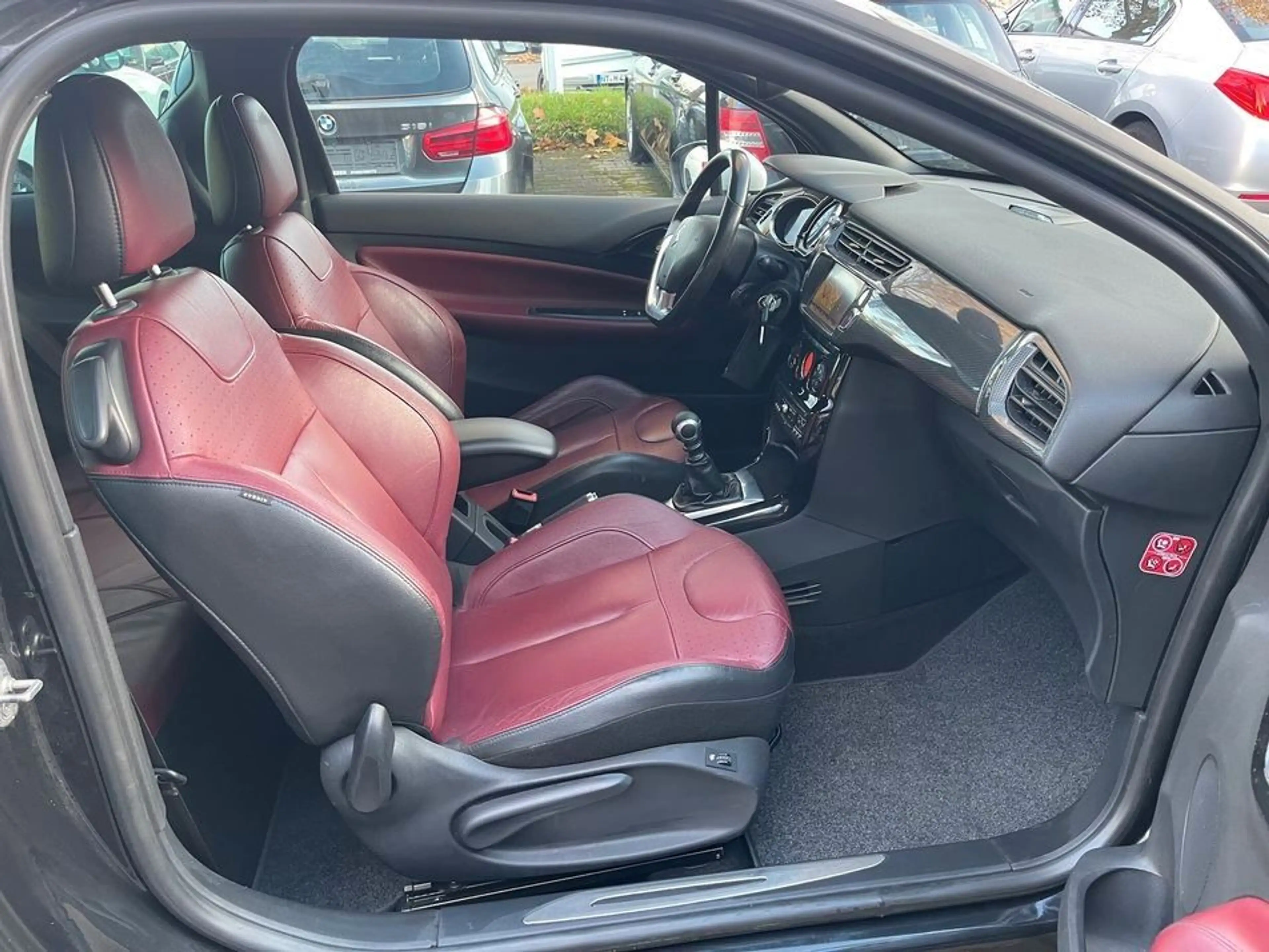 DS Automobiles DS 3 156PS*KLIMAAUTOM*LEDER*NAVI*LM 17"*PDC — photo 5