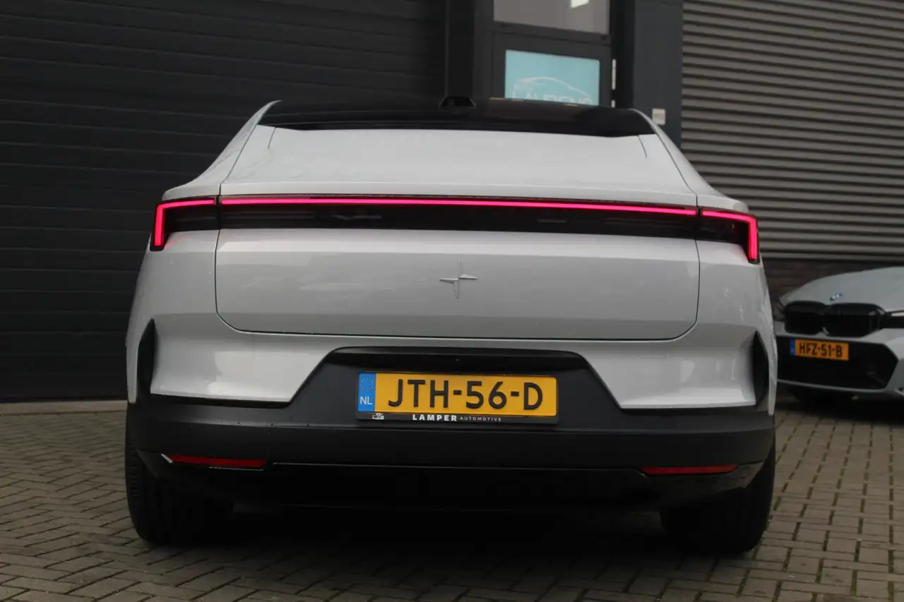 Polestar 4 2025