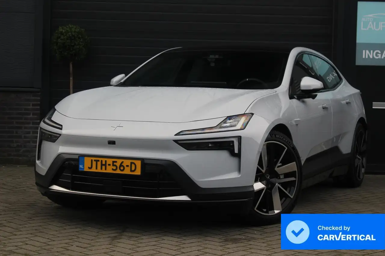 Polestar 4 2025