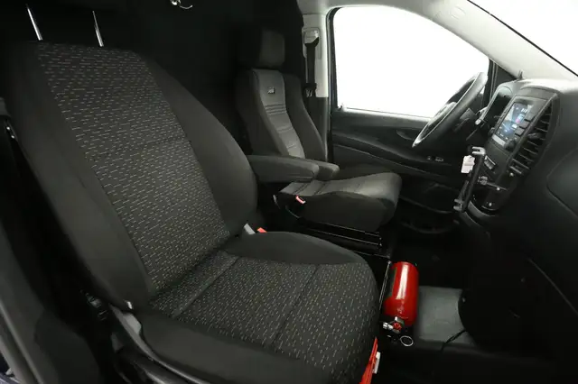Mercedes-Benz Vito view 11
