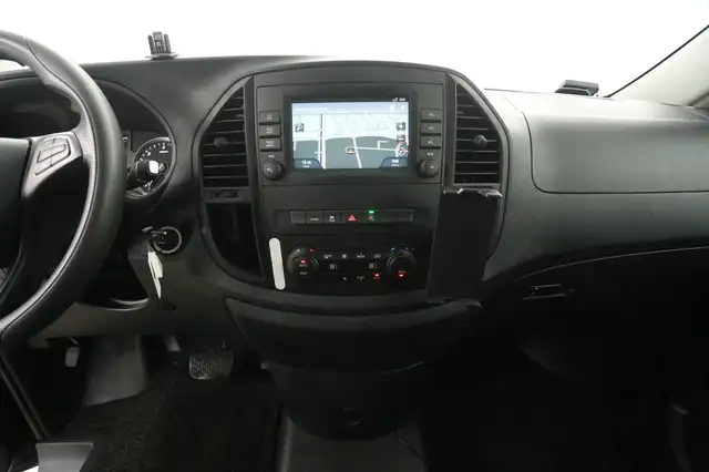 Mercedes-Benz Vito view 12