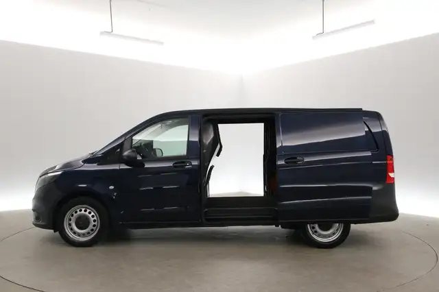 Mercedes-Benz Vito view 4