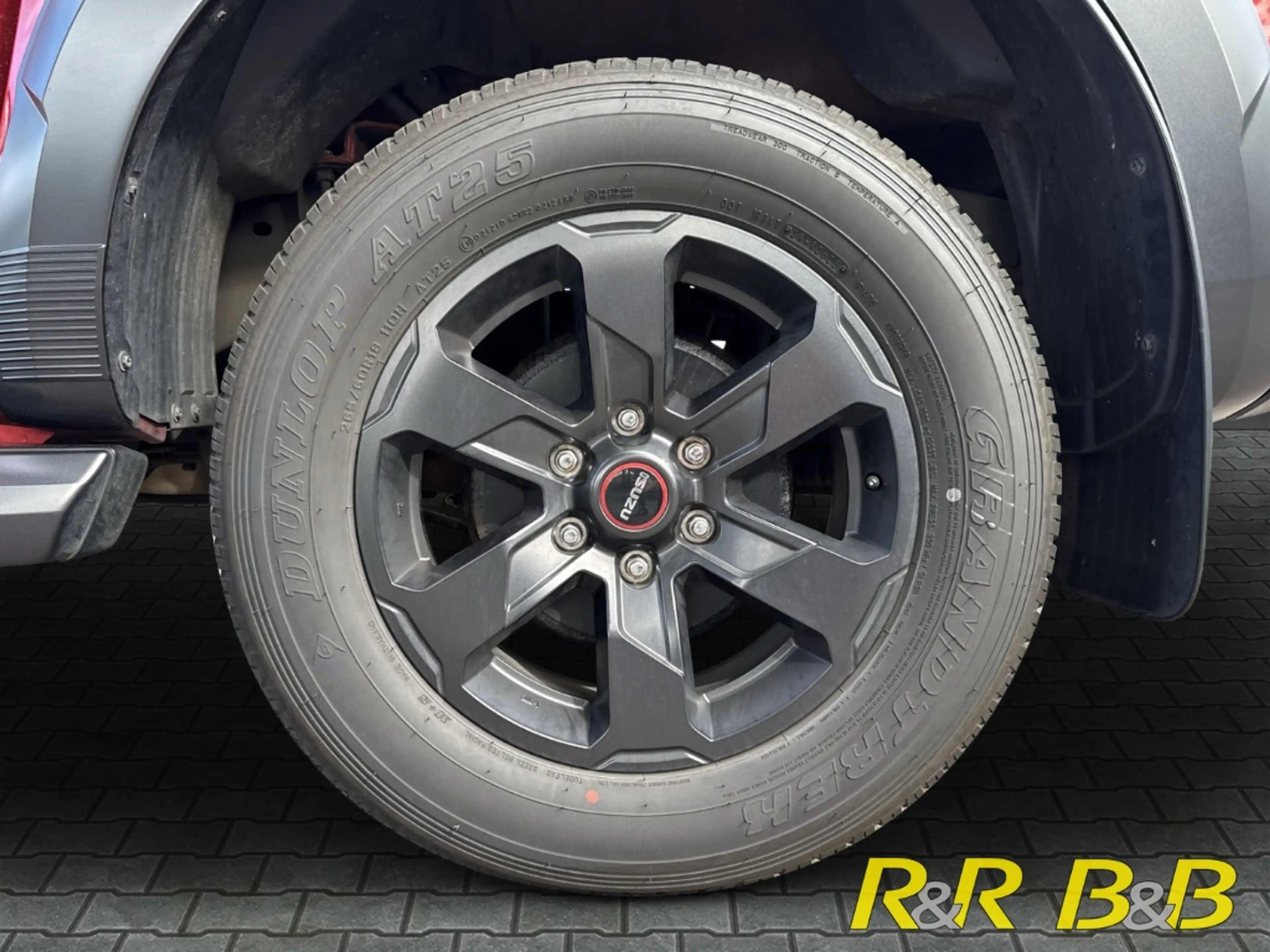 Isuzu D-Max 1.9 D V-Cross Double Cab AWD AT LEDER+SHZ+CARPLAY+ — photo 5