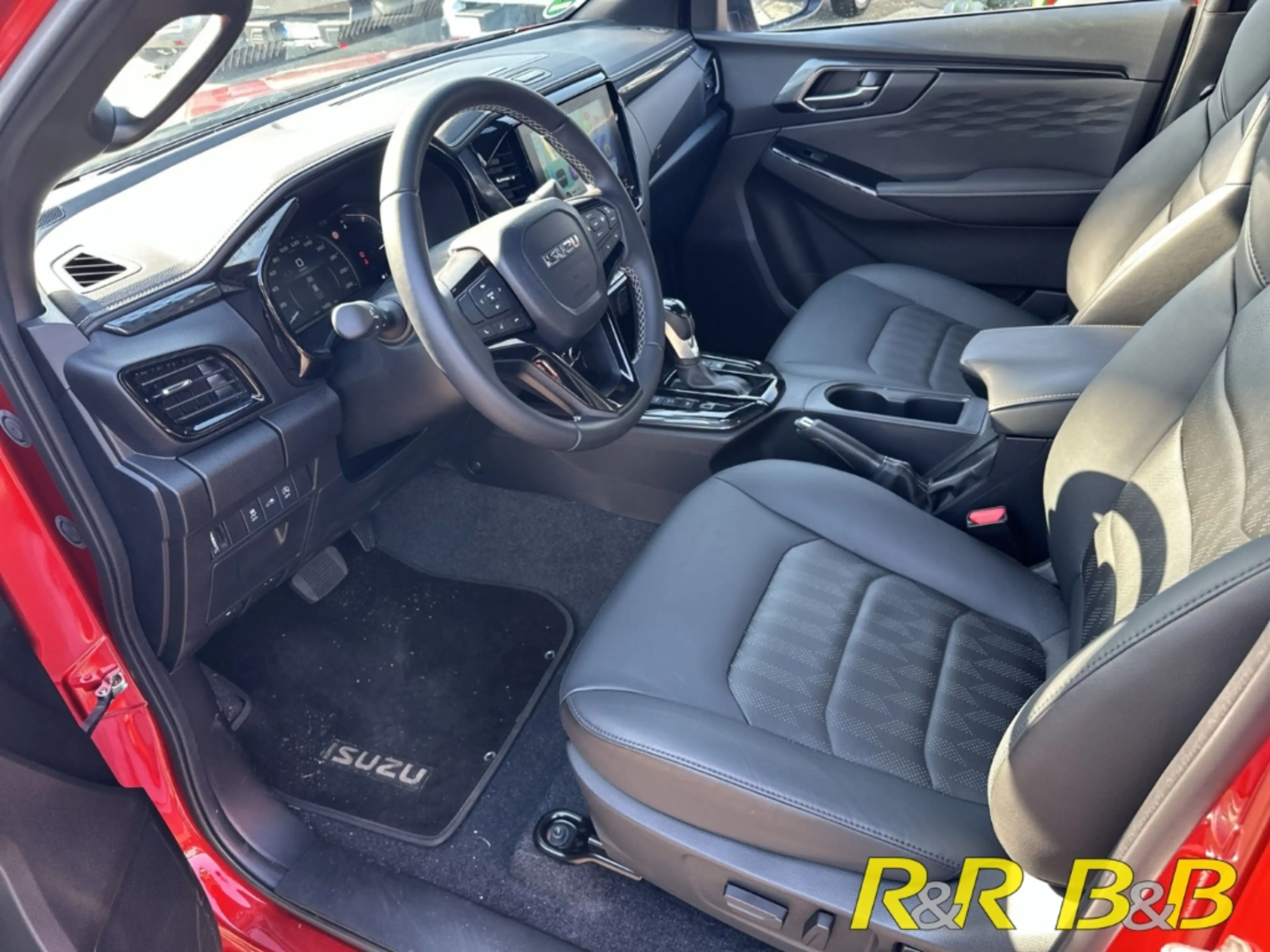 Isuzu D-Max 1.9 D V-Cross Double Cab AWD AT LEDER+SHZ+CARPLAY+ — photo 9